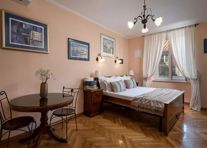 Antaeus Old Town Апартаменты