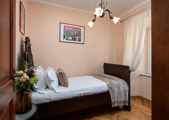 Antaeus Old Town Ragusa