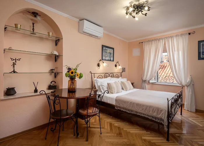Апартаменты Antaeus Old Town *