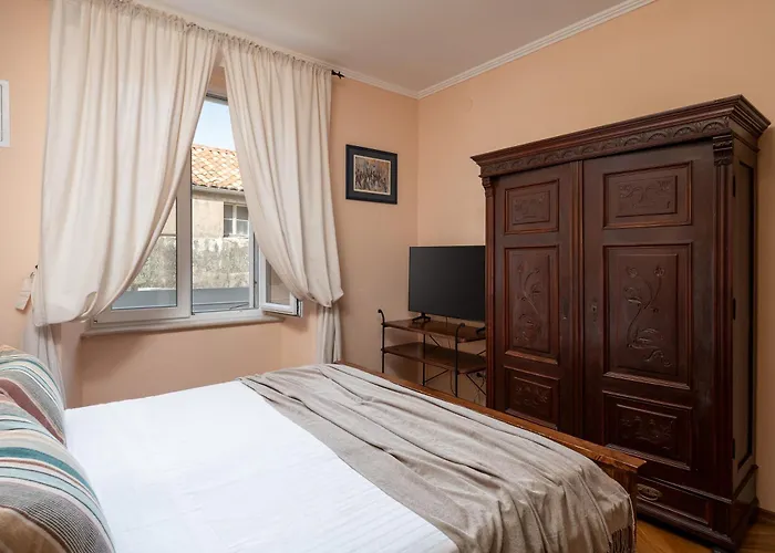 Antaeus Old Town Ragusa