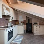 Antaeus Old Town Apartman *