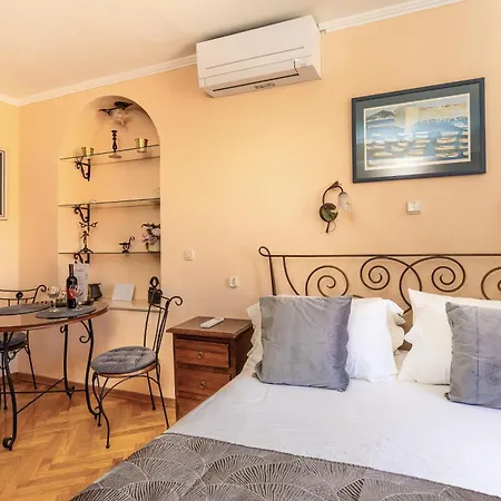 Antaeus Residence Apartmán *